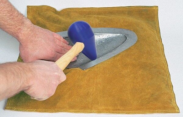 Eastwood Panel Beating Sandbag & Teardrop Mallet Kit - Image 3
