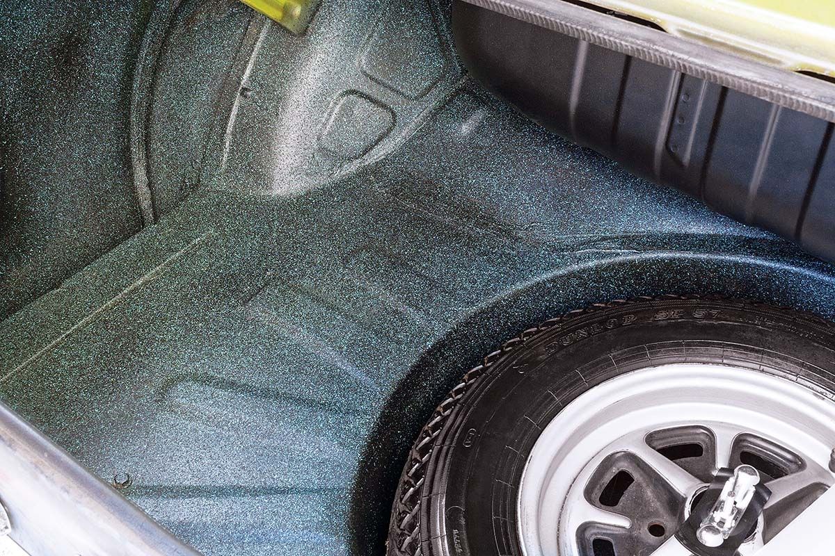 Eastwood Trunk Paint Black/Aqua Spatter Finish - Image 3